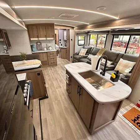 Camper Rv In River Ranch Exterior photo