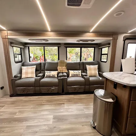 Camper Rv In River Ranch Exterior photo