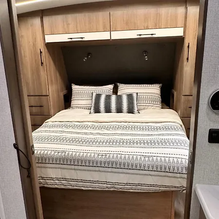 Camper Rv In River Ranch Exterior photo