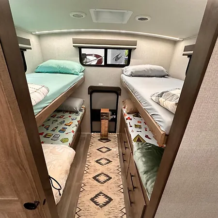 Camper Rv In River Ranch Exterior photo