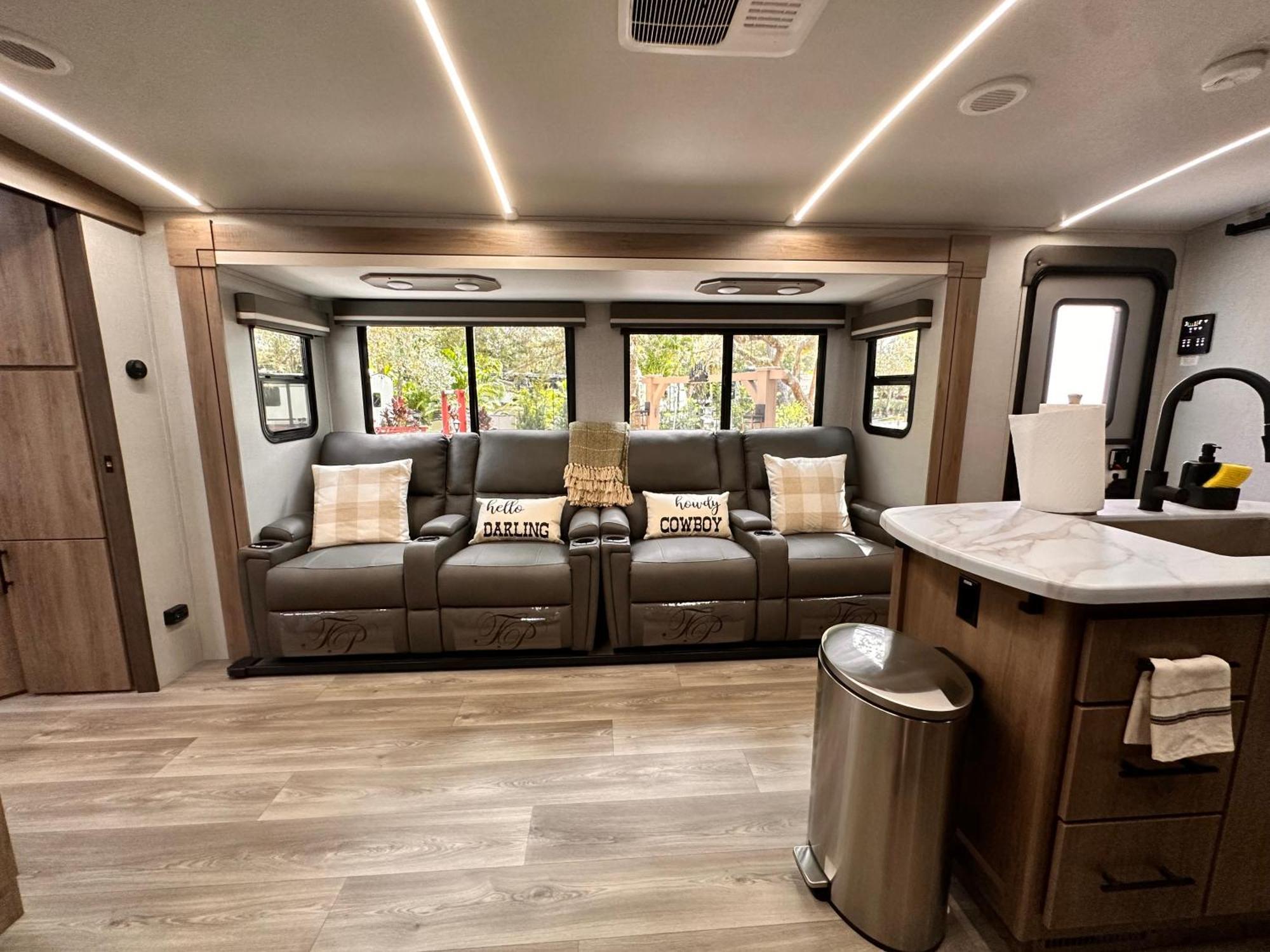 Camper Rv In River Ranch