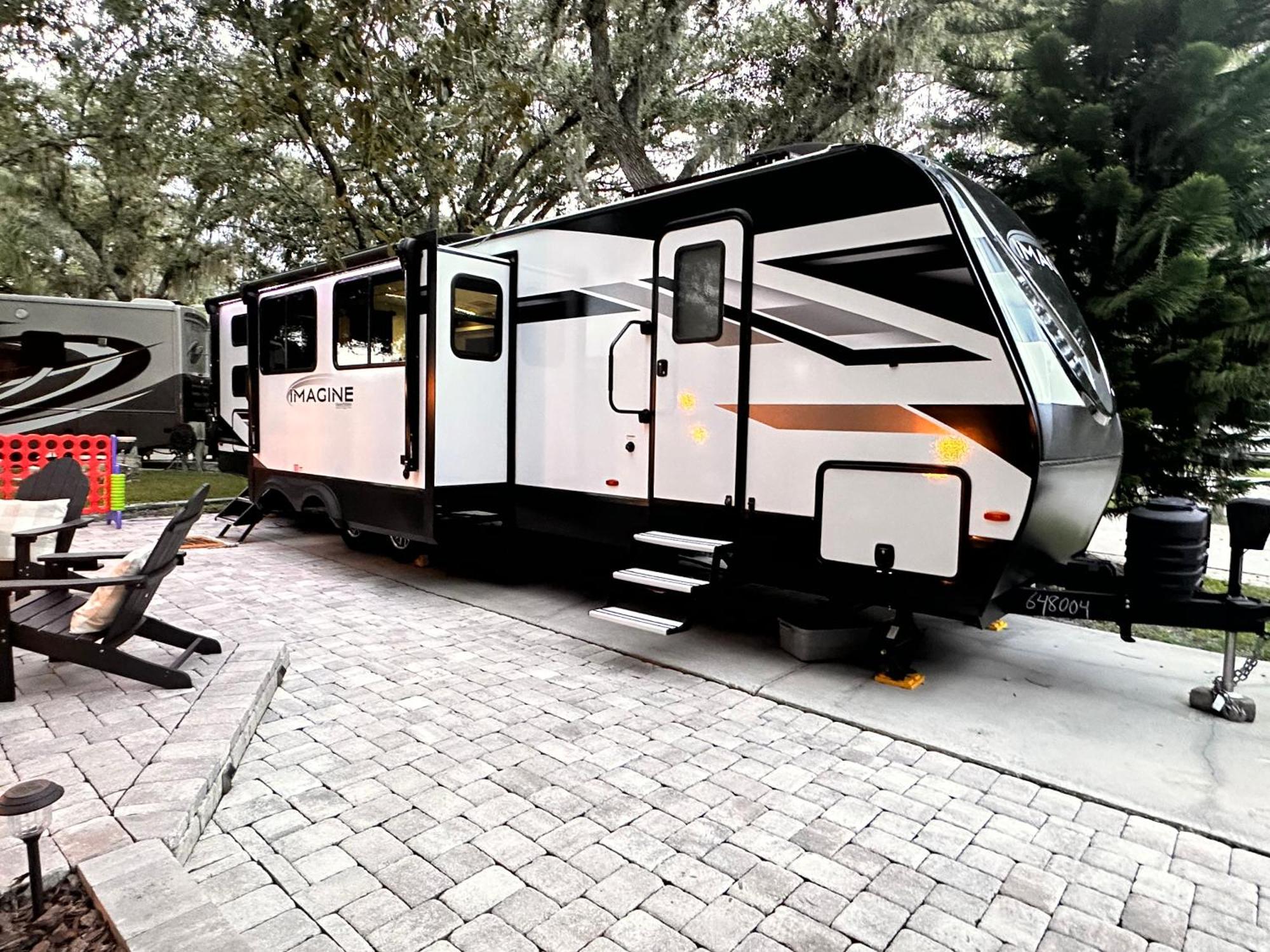 Camper Rv In * River Ranch